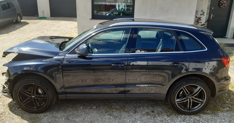 Audi Q5 cena 31900 przebieg: 227416, rok produkcji 2011 z Leszno małe 191